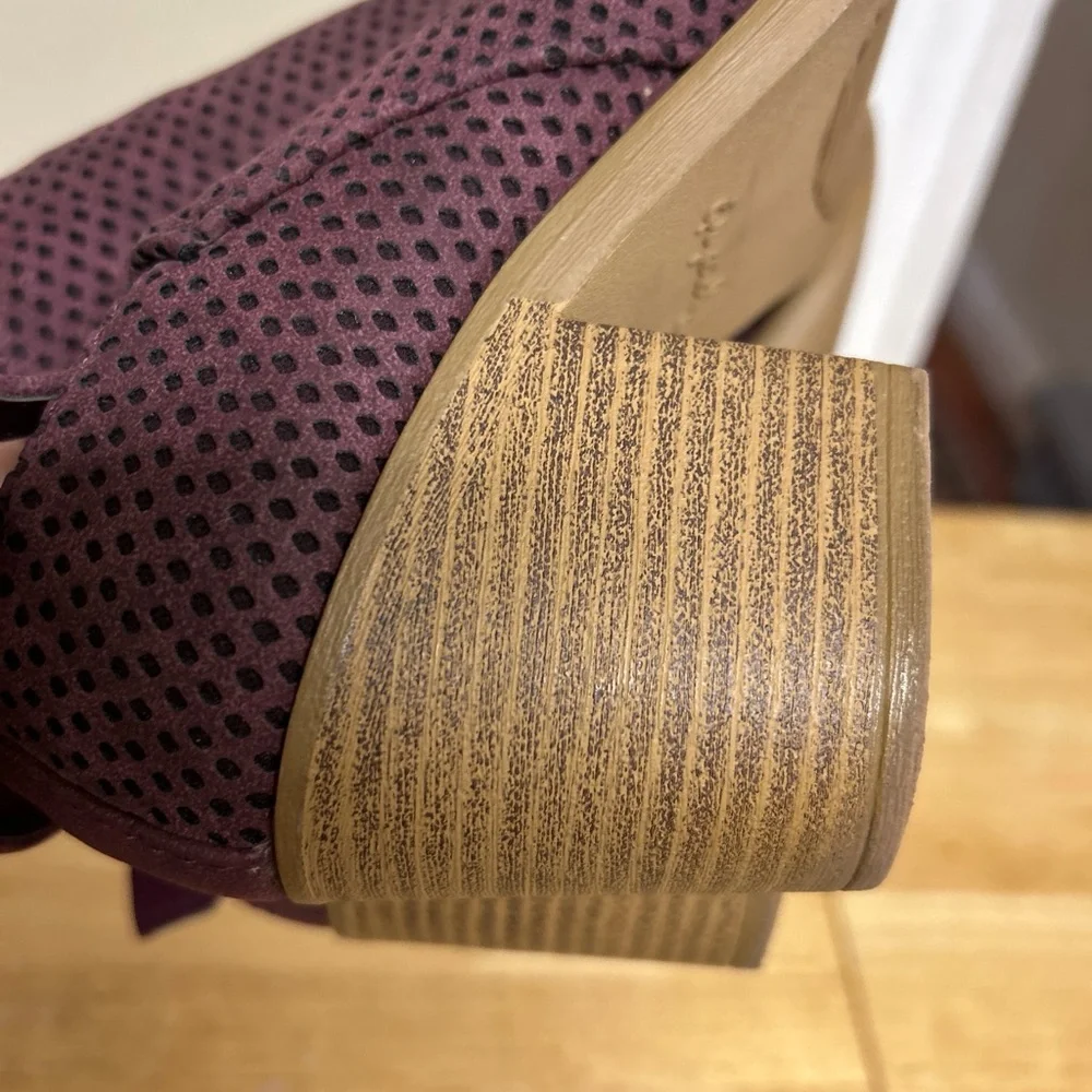 Qupid Purple Ankle Booties with Chunky Heel‎ size 7.5